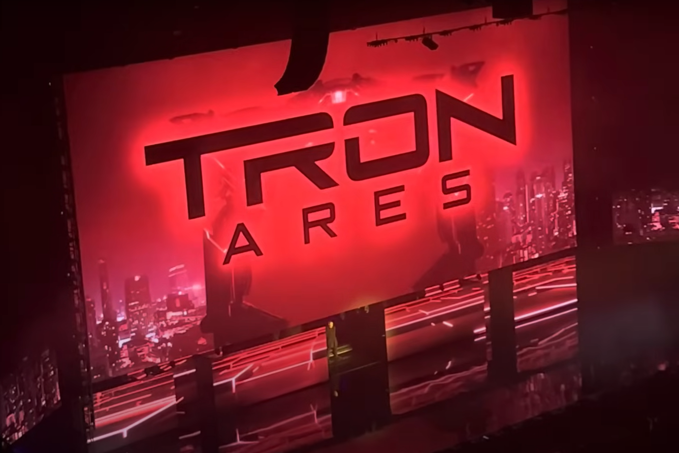 "Tron: Ares" عودة إلى العالم الرقمي بعد غياب طويل
